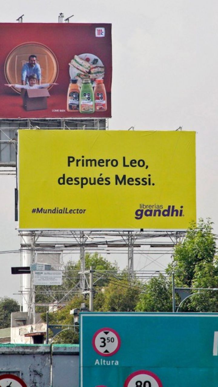 Ejemplo de copywriting cultural: la librería Gandhi y el arte de convertir una frase en una declaración que detiene, provoca y engancha.